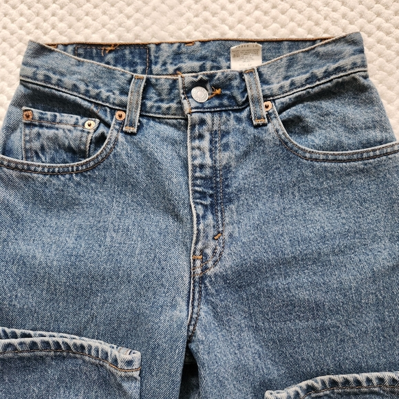Vintage Levi's 550 Jeans - Picture 5 of 9